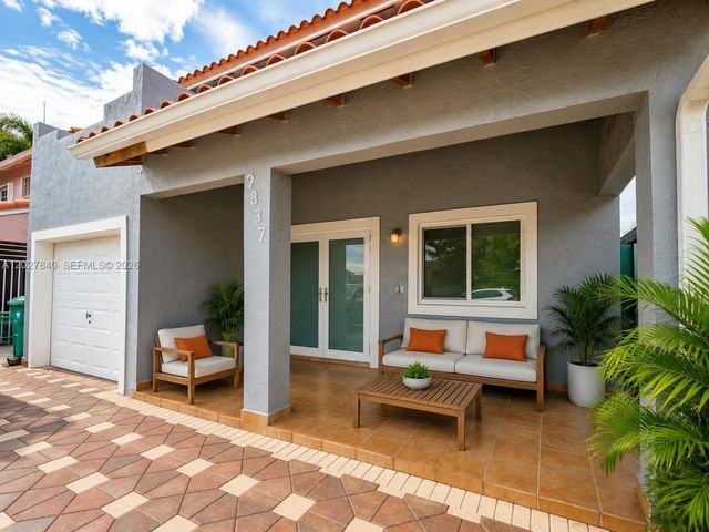 9837 NW 123rd Terrace, Hialeah Gardens, FL 33018