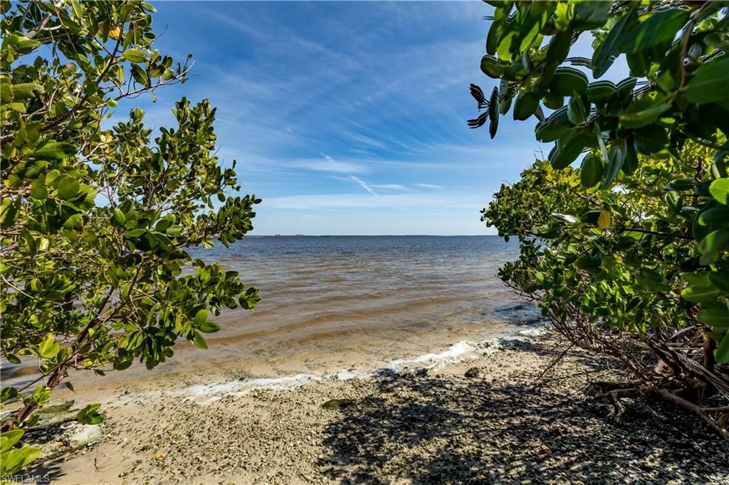 5966 Cove ST, ST. JAMES CITY, FL 33956 — photo 3