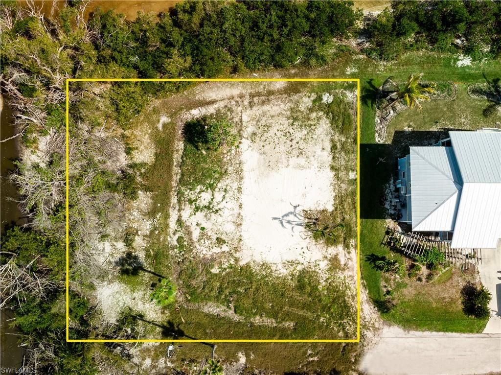 5966 Cove ST, ST. JAMES CITY, FL 33956 — photo 4