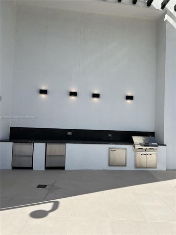 225 N Miami Avenue 1702, Miami, FL 33128