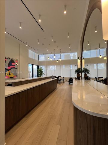 225 N Miami Avenue 1702, Miami, FL 33128