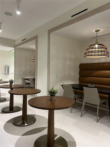 225 N Miami Avenue 1702, Miami, FL 33128