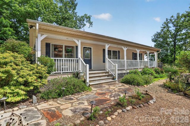 50 Autumn View Drive, Hendersonville, NC 28792