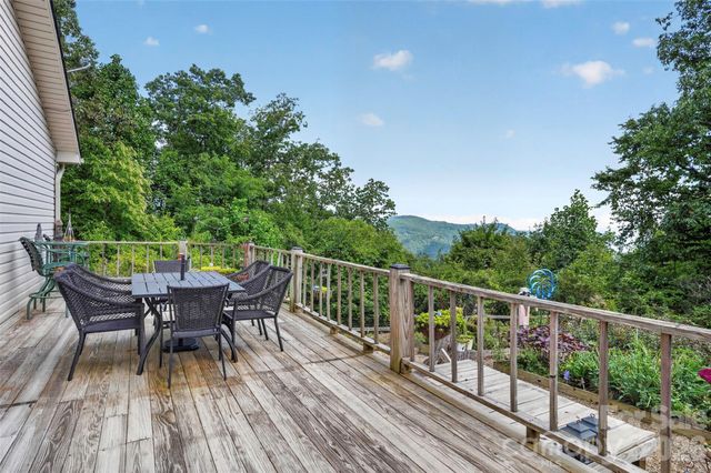 50 Autumn View Drive, Hendersonville, NC 28792