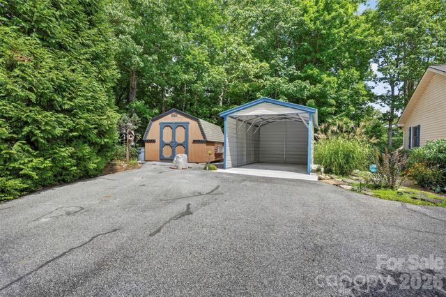 50 Autumn View Drive, Hendersonville, NC 28792