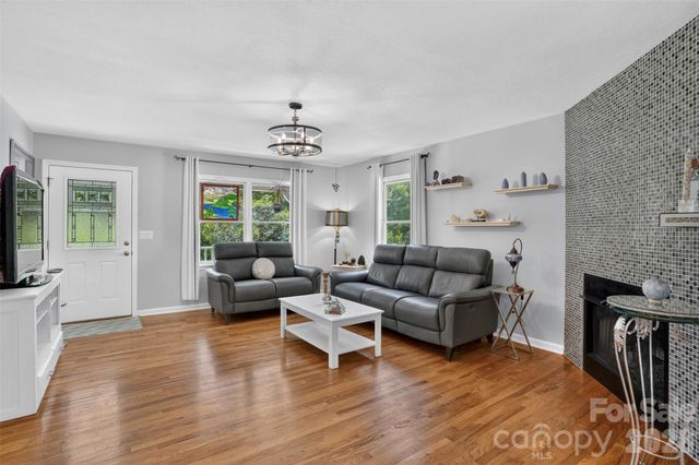 50 Autumn View Drive, Hendersonville, NC 28792
