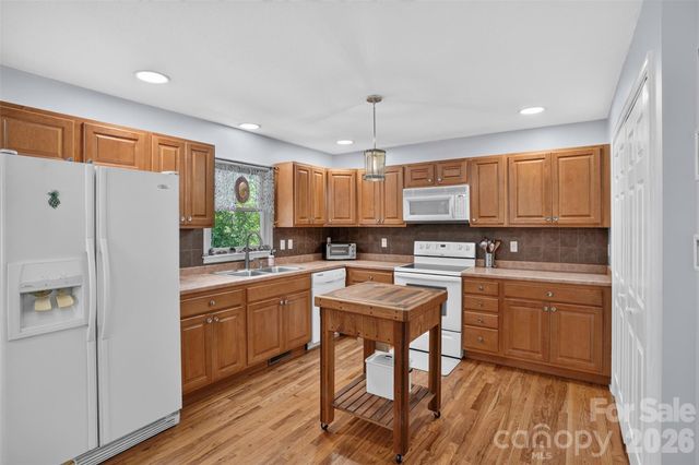 50 Autumn View Drive, Hendersonville, NC 28792