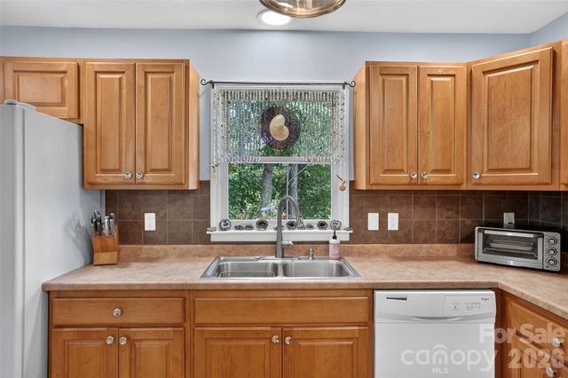 50 Autumn View Drive, Hendersonville, NC 28792