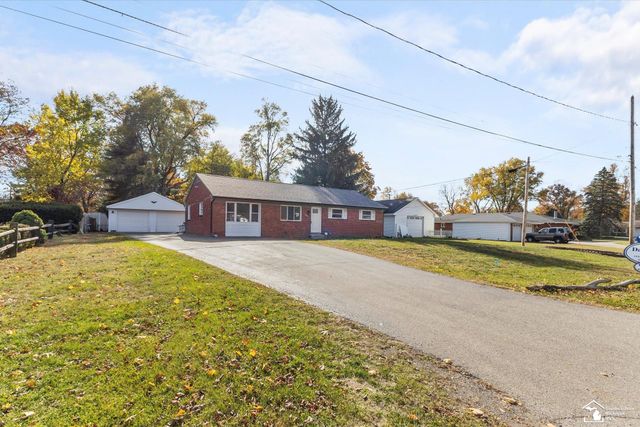 3835 Lois Drive, Lambertville, MI 48144