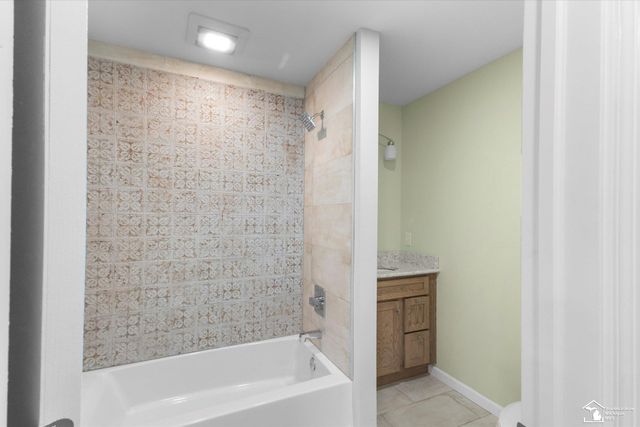 3835 Lois Drive, Lambertville, MI 48144