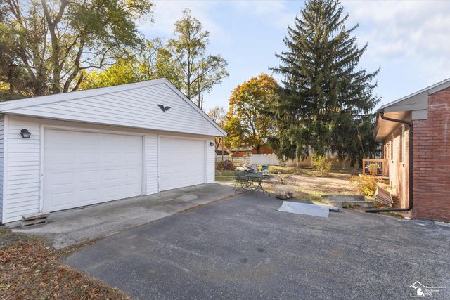 3835 Lois Drive, Lambertville, MI 48144