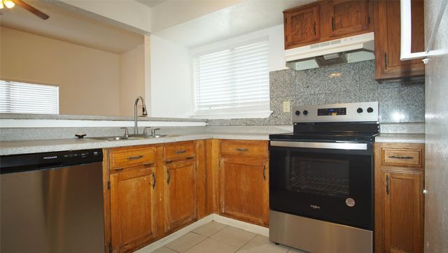 2428 Sunflower Drive, Arlington, TX 76014