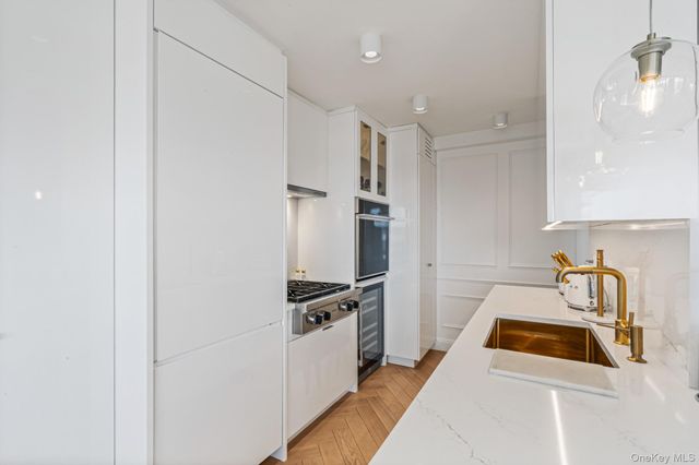 1805 215th Street 8M, Bayside, NY 11360