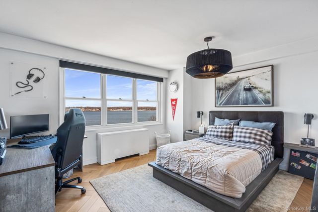 1805 215th Street 8M, Bayside, NY 11360