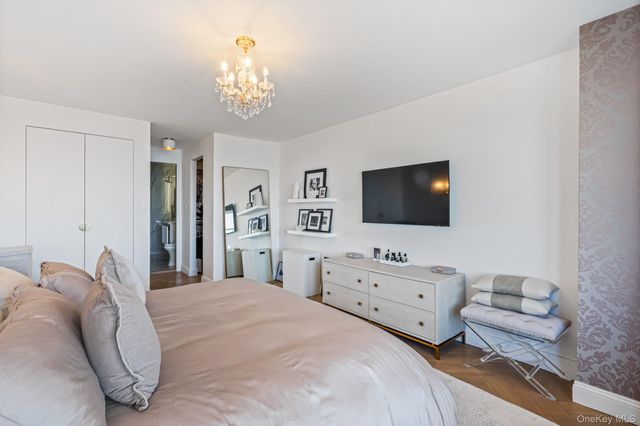 1805 215th Street 8M, Bayside, NY 11360