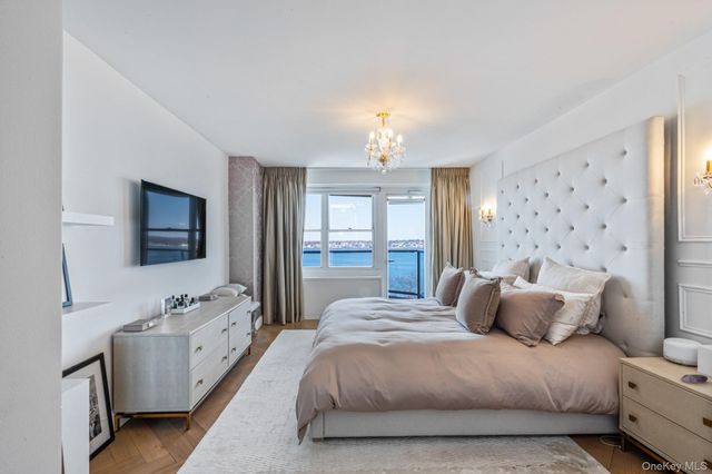 1805 215th Street 8M, Bayside, NY 11360