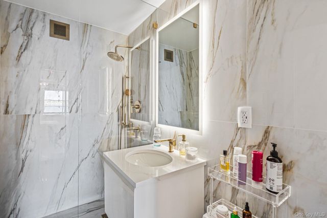 1805 215th Street 8M, Bayside, NY 11360