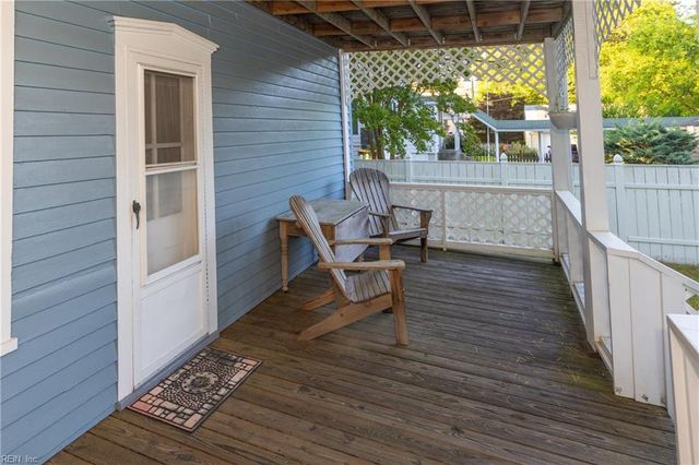 1330 Laurel CRES, Norfolk, VA 23505