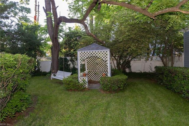1330 Laurel CRES, Norfolk, VA 23505