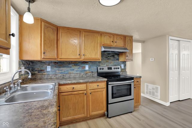 1079 S Crawford Street, Martinsville, IN 46151