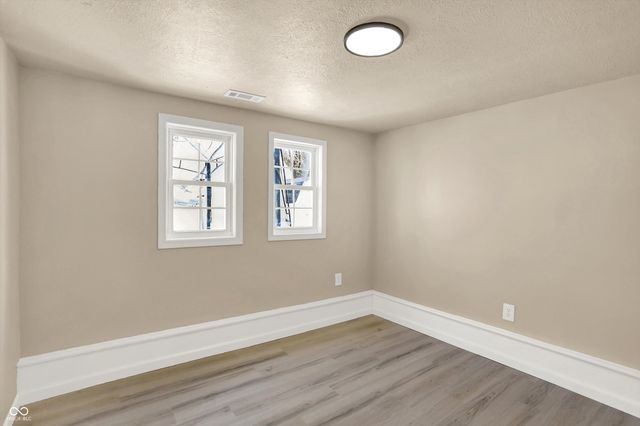 1079 S Crawford Street, Martinsville, IN 46151