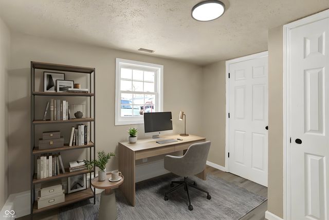 1079 S Crawford Street, Martinsville, IN 46151