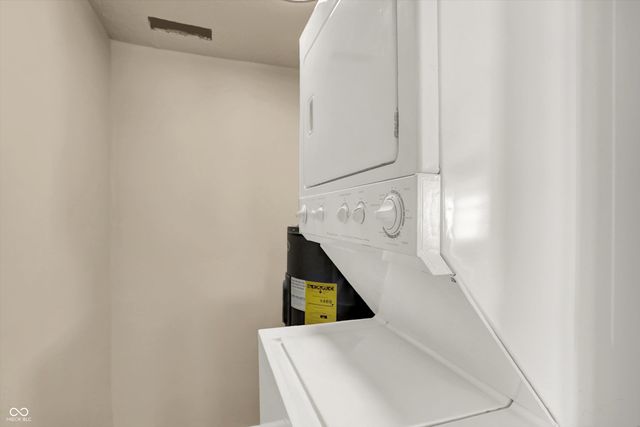 1079 S Crawford Street, Martinsville, IN 46151