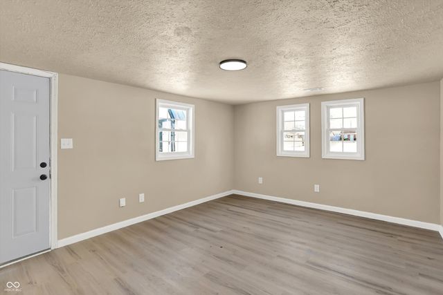 1079 S Crawford Street, Martinsville, IN 46151