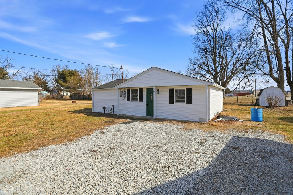 1079 S Crawford Street, Martinsville, IN 46151