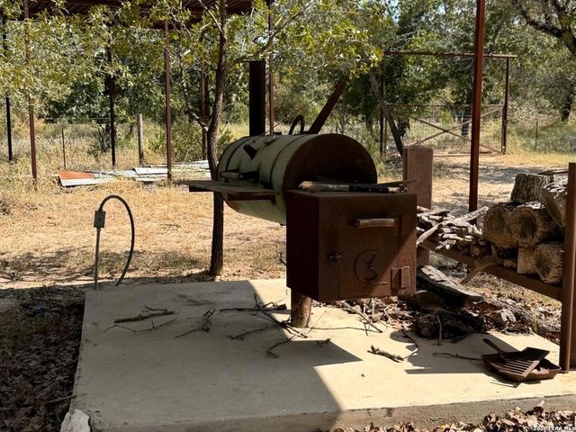 278 County Road 6767, Natalia, TX 78059