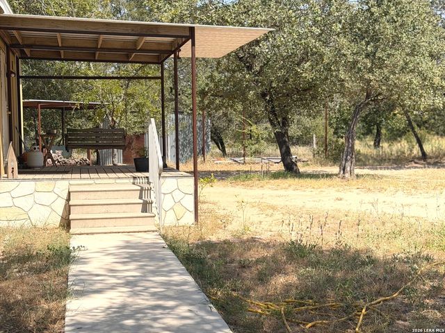 278 County Road 6767, Natalia, TX 78059