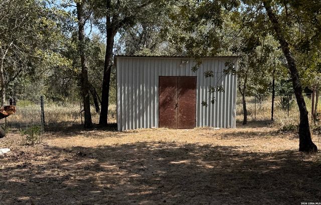 278 County Road 6767, Natalia, TX 78059