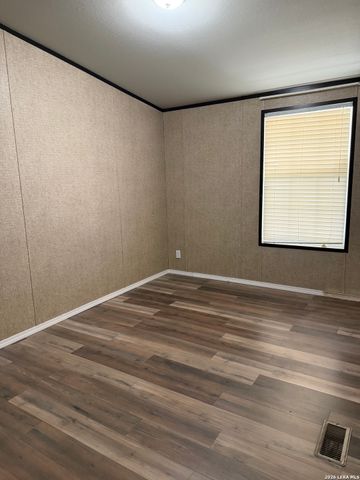 278 County Road 6767, Natalia, TX 78059
