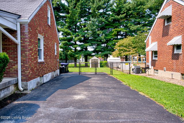 3008 Louisa Ave, Louisville, KY 40217