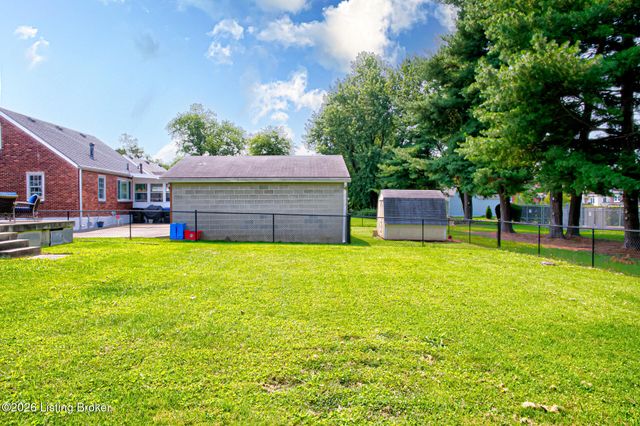 3008 Louisa Ave, Louisville, KY 40217