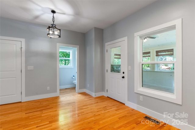 5 Koenig Way, Asheville, NC 28804