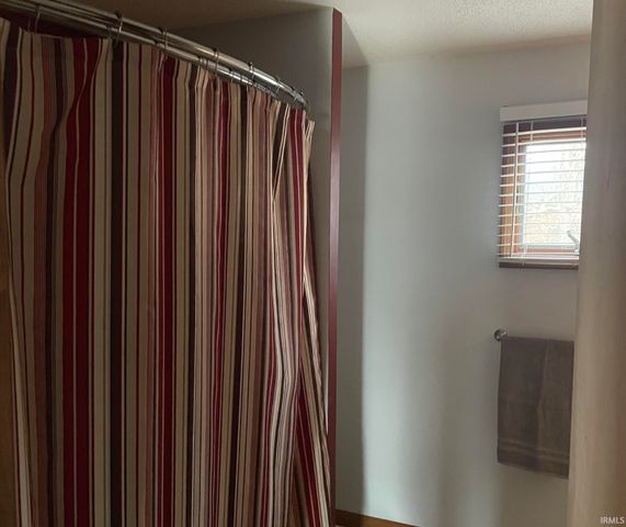 1074 Chapman Lake Drive, Warsaw, IN 46582