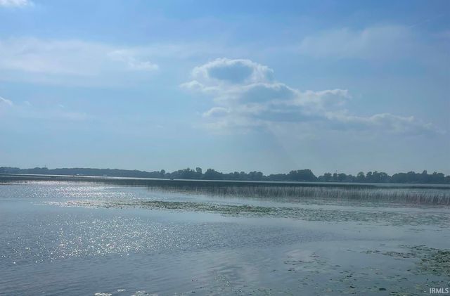 1074 Chapman Lake Drive, Warsaw, IN 46582