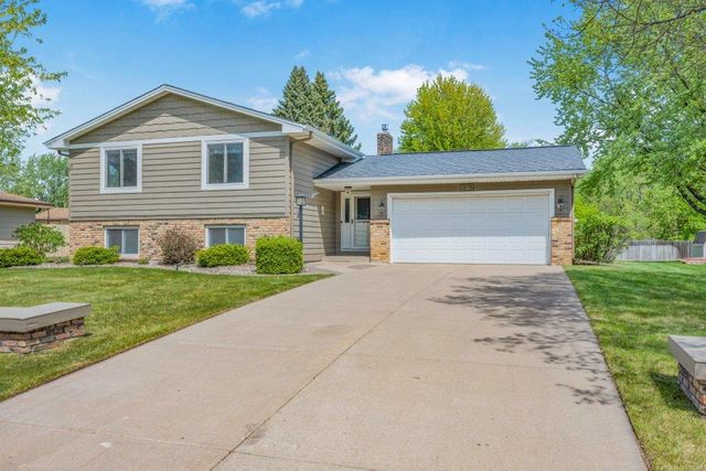 1375 Balsam Street E, Eagan, MN 55123