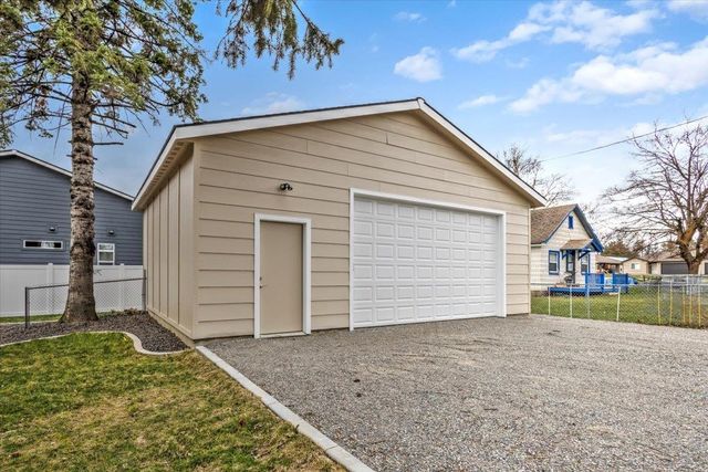 1305 S Bowdish Rd, Spokane Valley, WA 99212
