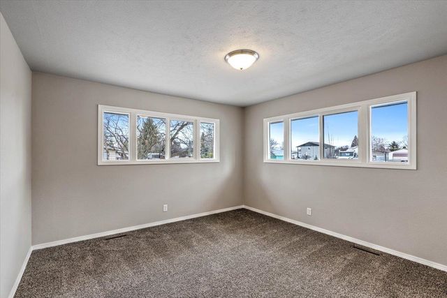 1305 S Bowdish Rd, Spokane Valley, WA 99212