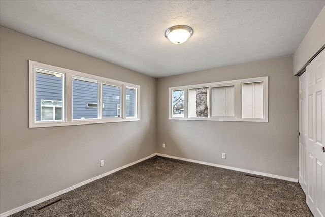 1305 S Bowdish Rd, Spokane Valley, WA 99212