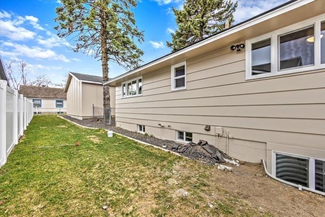1305 S Bowdish Rd, Spokane Valley, WA 99212