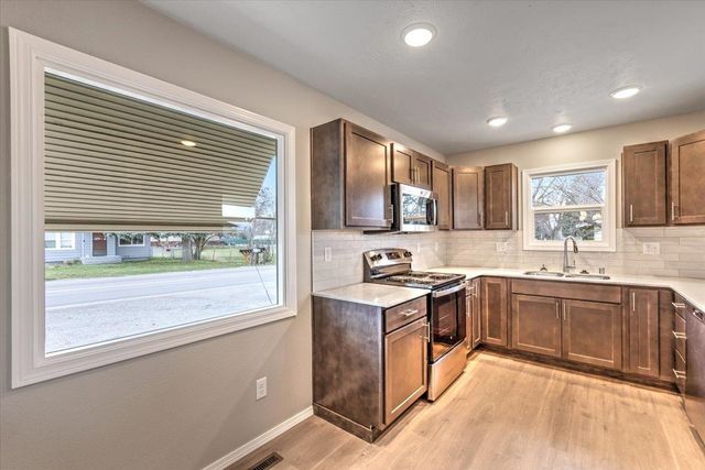 1305 S Bowdish Rd, Spokane Valley, WA 99212