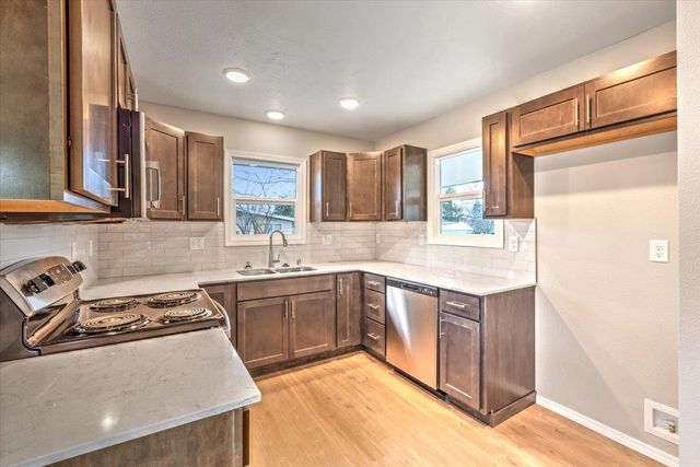 1305 S Bowdish Rd, Spokane Valley, WA 99212