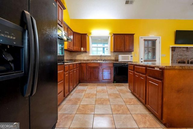 4050 Old Fairburn Road, Atlanta, GA 30349