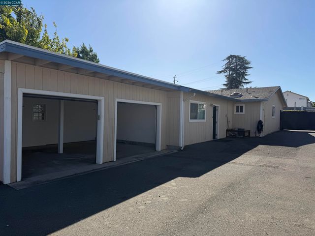 251 Arthur Rd, Martinez, CA 94553