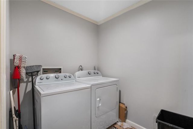 10450 College Avenue, Kansas City, MO 64137