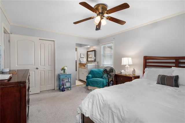 10450 College Avenue, Kansas City, MO 64137