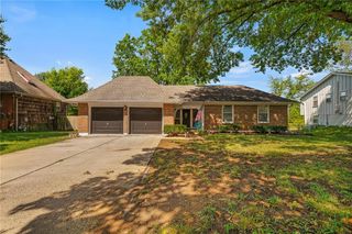 10450 College Avenue, Kansas City, MO 64137